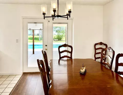 Dining - 3856 SW 11th Ave, Okeechobee, FL 34974 photo 2 of 2