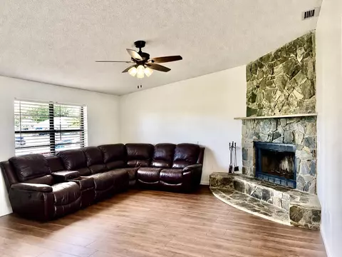 Living - 3856 SW 11th Ave, Okeechobee, FL 34974 photo 2 of 2