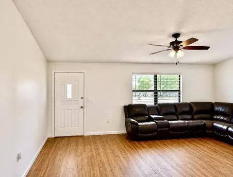Living - 3856 SW 11th Ave, Okeechobee, FL 34974 photo 1 of 2