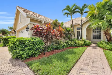 706 SW Aruba Bay, Port Saint Lucie, FL 34986