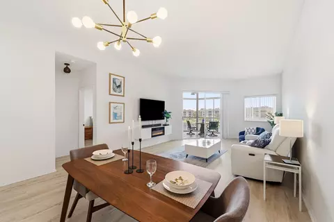 7478 Granville Dr #406, Tamarac, FL 33321