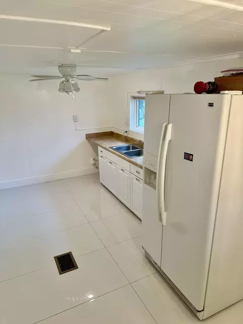 Kitchen - 1149 6th St, Okeechobee, FL 34974 photo 3 of 5