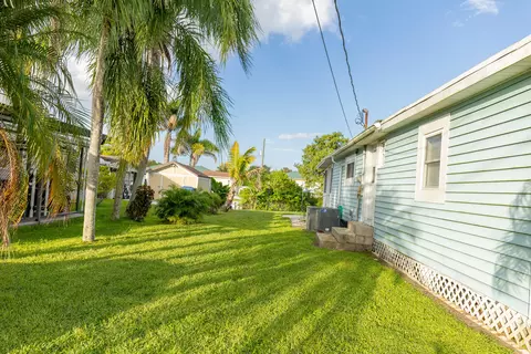 Exterior - 1149 6th St, Okeechobee, FL 34974 photo 7 of 9