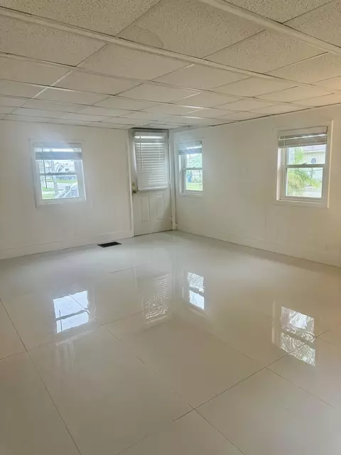 Living - 1149 6th St, Okeechobee, FL 34974 photo 2 of 2