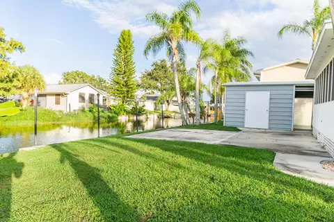 Exterior - 1149 6th St, Okeechobee, FL 34974 photo 6 of 9