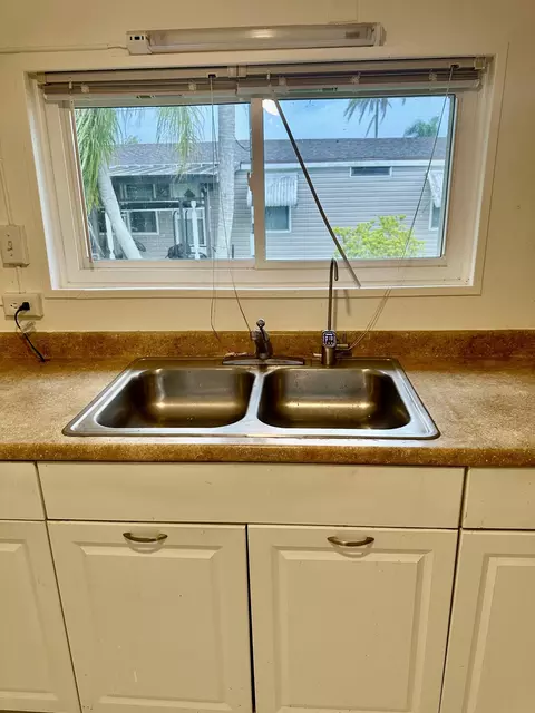 Kitchen - 1149 6th St, Okeechobee, FL 34974 photo 4 of 5