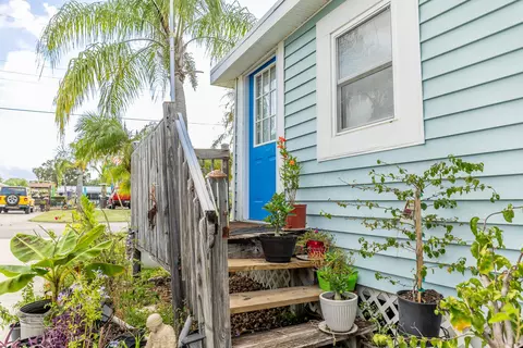 Exterior - 1149 6th St, Okeechobee, FL 34974 photo 2 of 9