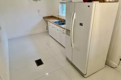 Kitchen - 1149 6th St, Okeechobee, FL 34974 photo 2 of 5