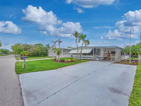 7965 SE Wren Ave, Hobe Sound, FL 33455