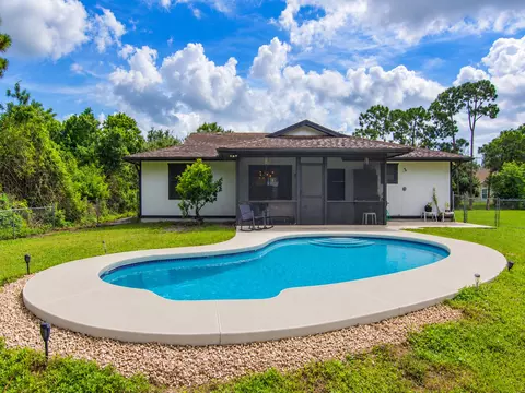 5717 Birch Dr, Fort Pierce, FL 34982