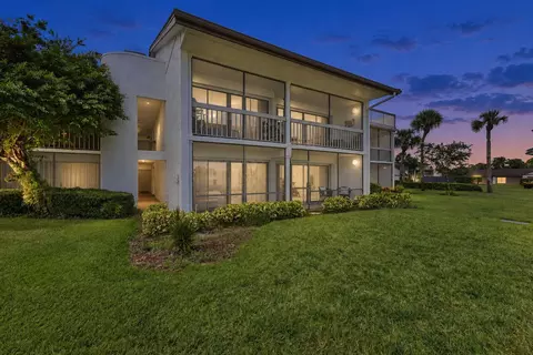 3200 Twin Lakes Ter #105, Fort Pierce, FL 34951