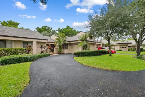 9212 Chelsea Dr N, Plantation, FL 33324