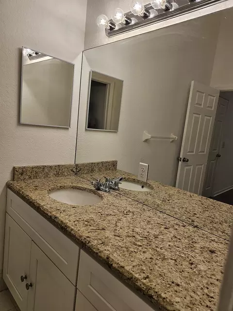 Bath - 5845 Eagle Cay Cir, Coconut Creek, FL 33073 photo 10 of 11
