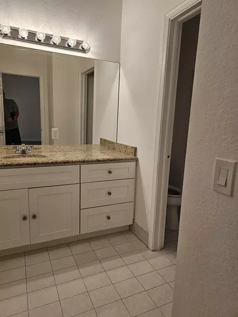 Bath - 5845 Eagle Cay Cir, Coconut Creek, FL 33073 photo 1 of 11