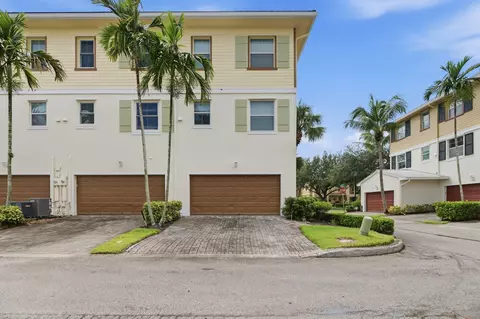 Exterior - 4107 Parkside Dr, Jupiter, FL 33458 photo 3 of 4
