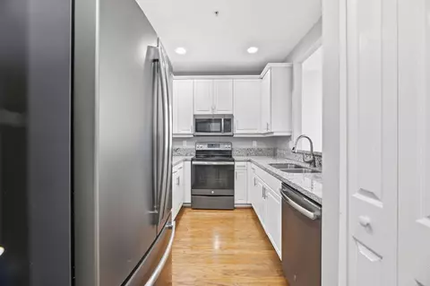 Kitchen - 4107 Parkside Dr, Jupiter, FL 33458 photo 1 of 4