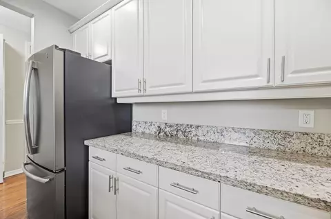 Kitchen - 4107 Parkside Dr, Jupiter, FL 33458 photo 4 of 4