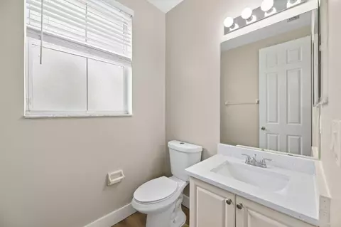 Bath - 4107 Parkside Dr, Jupiter, FL 33458 photo 5 of 5