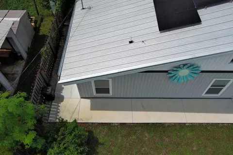 Exterior - 1052 10th St, Okeechobee, FL 34974 photo 7 of 8