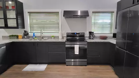 Kitchen - 1052 10th St, Okeechobee, FL 34974 photo 3 of 9