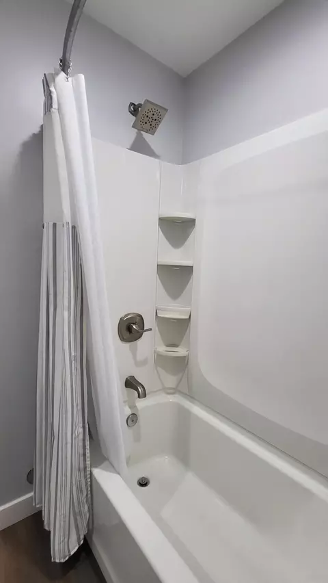 Bath - 1052 10th St, Okeechobee, FL 34974 photo 4 of 5