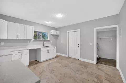 2731 NW 6th Ct, Fort Lauderdale, FL 33311