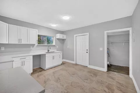2731 NW 6th Ct, Fort Lauderdale, FL 33311