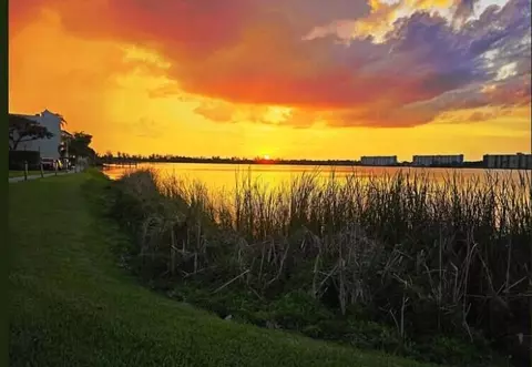 106 Lake Emerald Dr #114, Oakland Park, FL 33309
