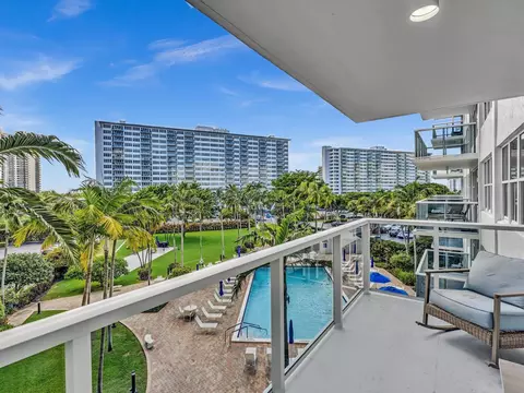 3300 NE 36th St #420, Fort Lauderdale, FL 33308