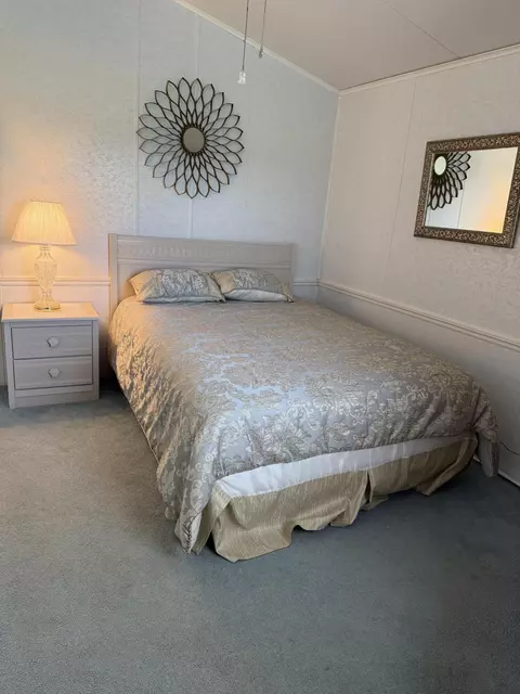 Bedroom - 5224 SE 67th Ave SE, Okeechobee, FL 34974 photo 2 of 2
