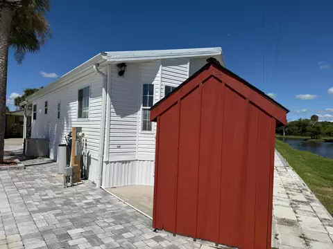 Exterior - 5224 SE 67th Ave SE, Okeechobee, FL 34974 photo 4 of 5