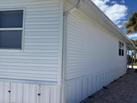 Exterior - 5224 SE 67th Ave SE, Okeechobee, FL 34974 photo 5 of 5