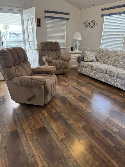 Living - 5224 SE 67th Ave SE, Okeechobee, FL 34974 photo 5 of 5