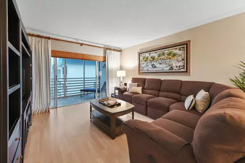 3351 Spanish Trl #413, Delray Beach, FL 33483