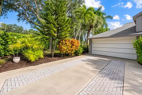 2402 Landings Blvd, Greenacres, FL 33413