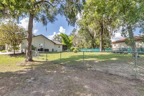 Exterior - 814 Oak Rd, Ocala, FL 34472 photo 9 of 15