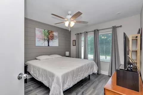 Bedroom - 814 Oak Rd, Ocala, FL 34472 photo 2 of 5