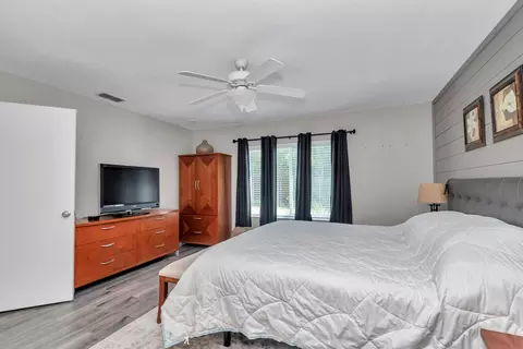 Bedroom - 814 Oak Rd, Ocala, FL 34472 photo 4 of 5