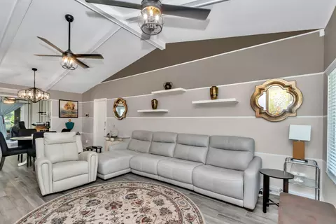 Living - 814 Oak Rd, Ocala, FL 34472 photo 2 of 4