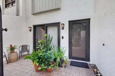 547 NE 7th Ave, Fort Lauderdale, FL 33301