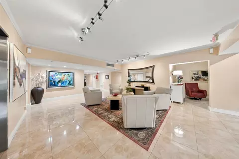 800 Cypress Grove Dr #504, Pompano Beach, FL 33069