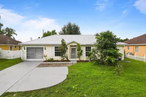 1358 SW Prairie Cir, Port Saint Lucie, FL 34953