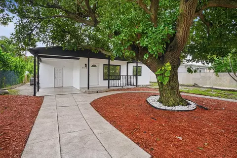 5472 NW 1st Ave, Oakland Park, FL 33309
