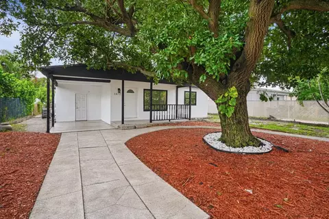 5472 NW 1st Ave, Oakland Park, FL 33309