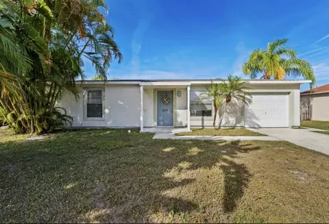 307 SE Husted Ter, Port Saint Lucie, FL 34983
