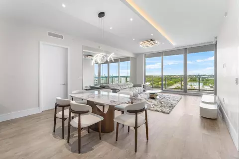 220 Lake Shore Dr #917, Lake Park, FL 33403