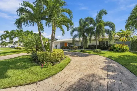 4230 NE 19th Ave, Oakland Park, FL 33308