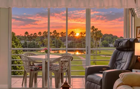 3871 Via Poinciana #407, Lake Worth, FL 33467
