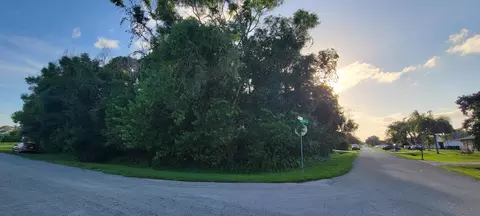 638 NW Grenada St, Port St Lucie, FL 34983