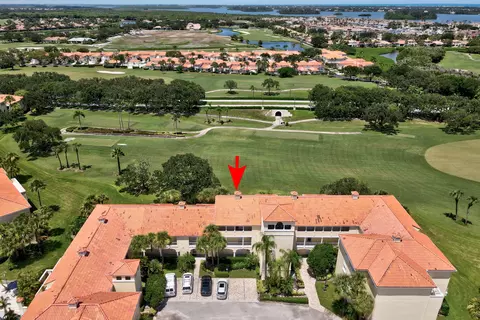 5040 Harmony Cir #305, Vero Beach, FL 32967
